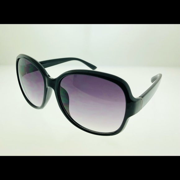 Women’s Banana Republic Fashion Sunglasses - Picture 7 of 7